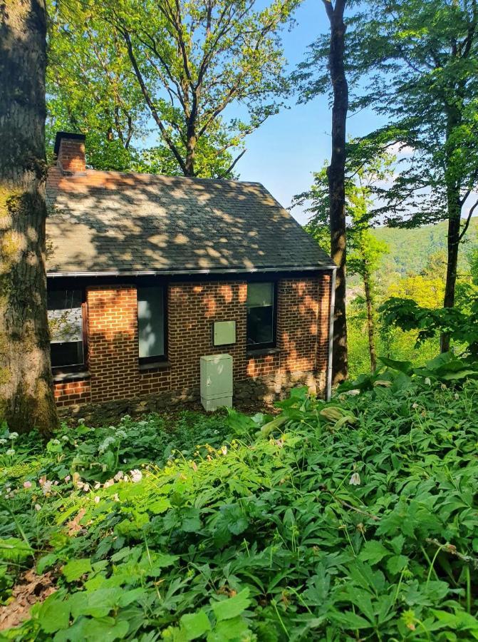 Envie de vous évader dans la vallée de la Meuse? Hastiere-par-dela Exterior foto